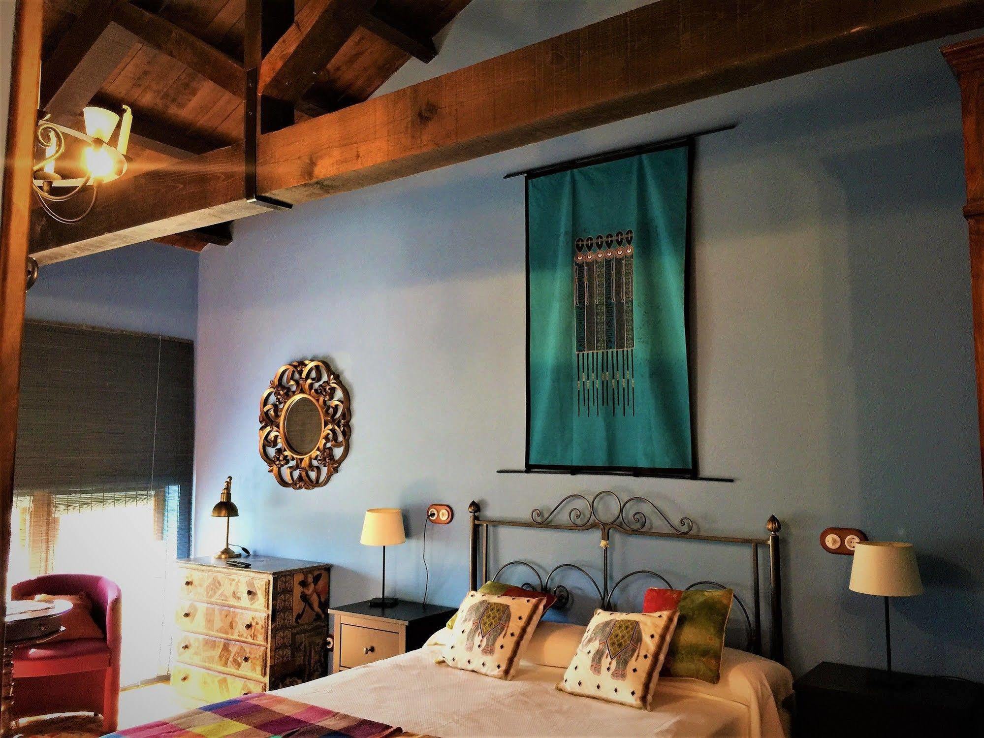 Os Tres Teixos Hotel Adelán Екстериор снимка