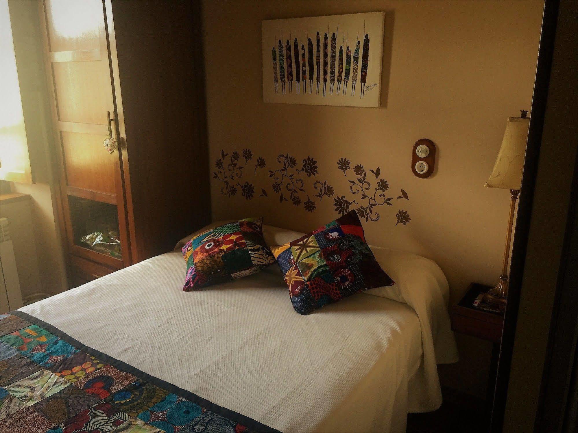 Os Tres Teixos Hotel Adelán Екстериор снимка