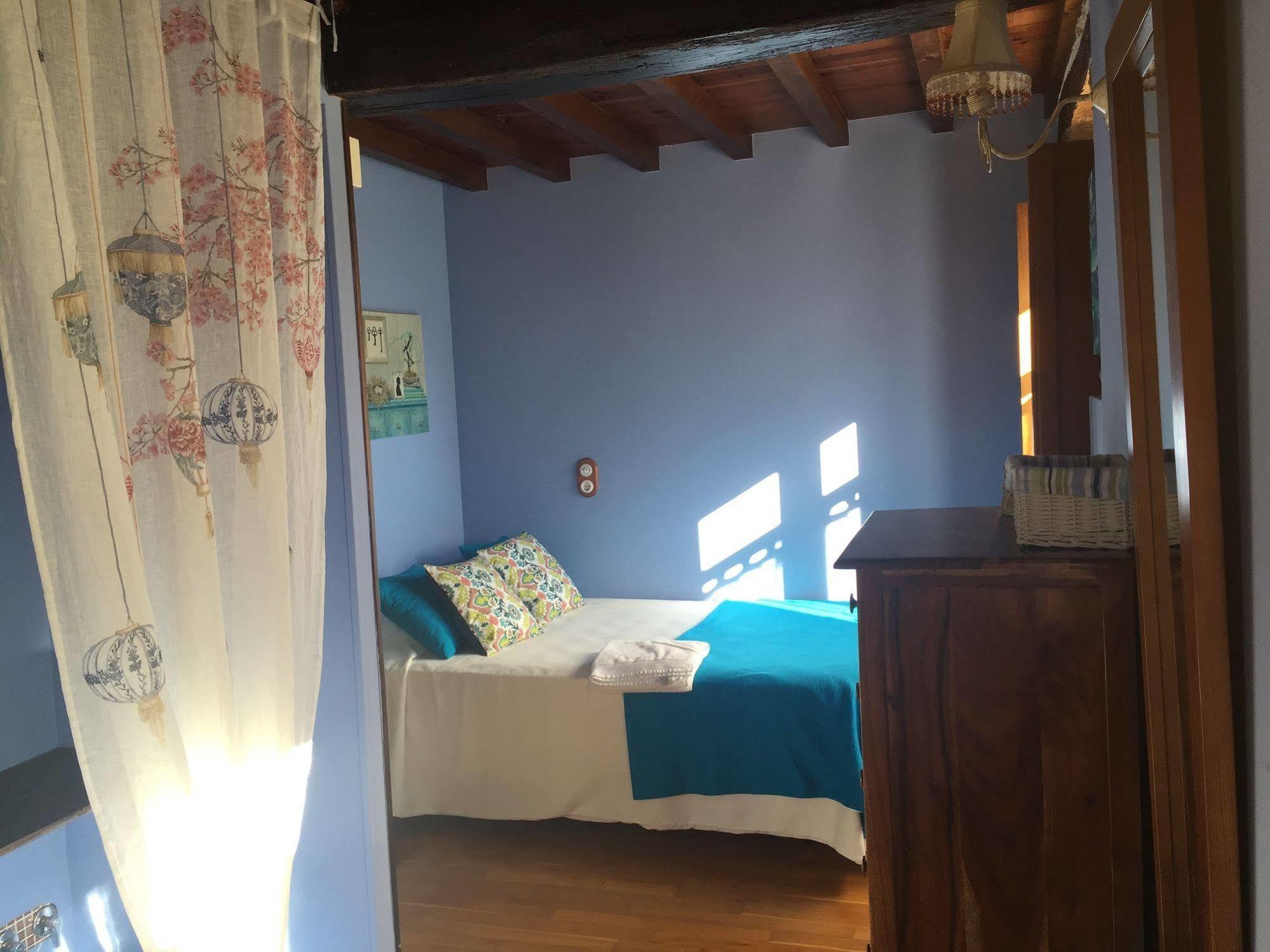 Os Tres Teixos Hotel Adelán Екстериор снимка